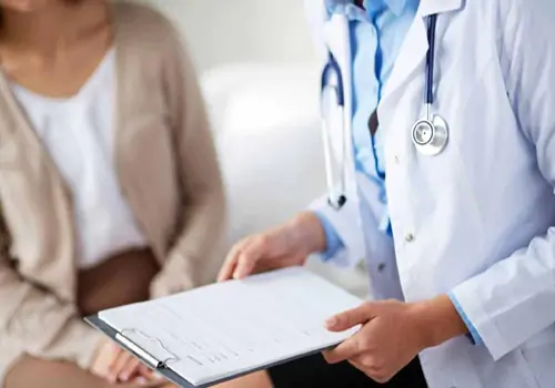 Sử dụng thuốc mifestad 200 theo chỉ định của bác sĩ chuyên khoa